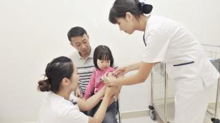Mẹ Cần Lưu Ý Gì Trước Khi Đi Tiêm Phòng Trẻ Sơ Sinh?