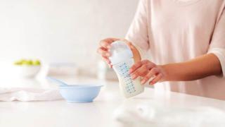 6 Sai Lầm Khi Pha Sữa Bột Cho Bé Gây Hại Sức Khỏe