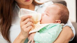 Bỏ Qua Nếu Không Lo Dùng Sữa Bột Tăng Cân Sai Cách Cho Bé
