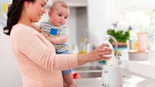 Sữa Công Thức Để Trong Máy Hâm Được Bao Lâu?