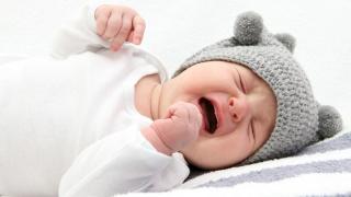Trẻ sơ sinh khóc dạ đề do đâu? Nguyên nhân và cách xử lý