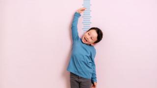 Mách mẹ Top 5 sữa tăng chiều cao cho bé nhẹ cân, thấp còi