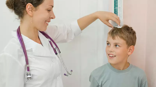 Cho bé dùng sữa phát triển chiều cao và trí não đúng cách