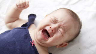 Cách chăm sóc trẻ sơ sinh bị táo bón