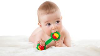 10 trò chơi chăm sóc em bé giúp trẻ phát triển toàn diện