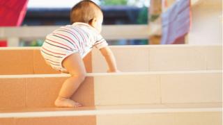 CÁC MỐC PHÁT TRIỂN Ở EM BÉ 1 TUỔI DIỄN RA THẾ NÀO?
