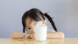 Sữa công thức cho bé 1 tuổi được chuyên gia khuyên dùng