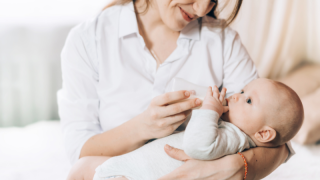 Cho Trẻ Uống Hai Loại Sữa Công Thức Cùng Lúc Có Được Không?
