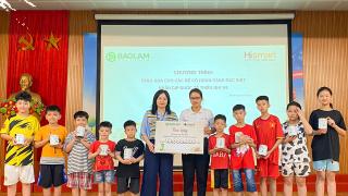 1/6 YÊU THƯƠNG: HISMART MILK TẶNG 282 LON SỮA MIỄN PHÍ CHO TRẺ EM CÓ HOÀN CẢNH ĐẶC BIỆT
