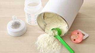 Sữa công thức là gì? Tại sao mẹ nên chọn sữa công thức cho bé?