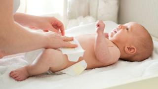 Các Lưu Ý Khi Chăm Sóc Trẻ Sơ Sinh Cha Mẹ Cần Biết