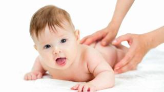Các Mốc Phát Triển Của Trẻ Trong 6 Tháng Đầu Đời