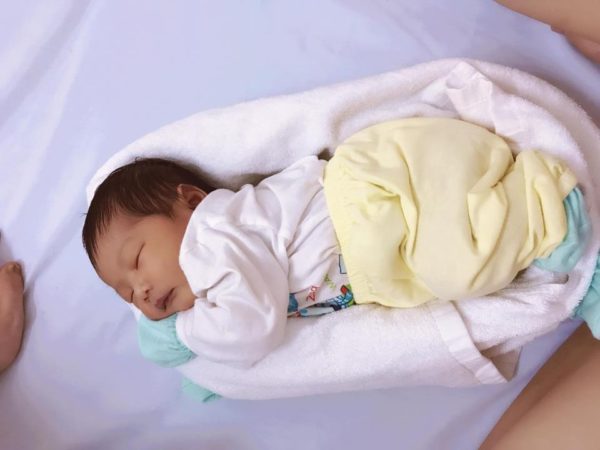 Các Lưu Ý Khi Chăm Sóc Trẻ Sơ Sinh Cha Mẹ Cần Biết