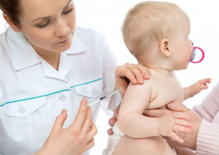 Mẹ Cần Lưu Ý Gì Trước Khi Đi Tiêm Phòng Trẻ Sơ Sinh?