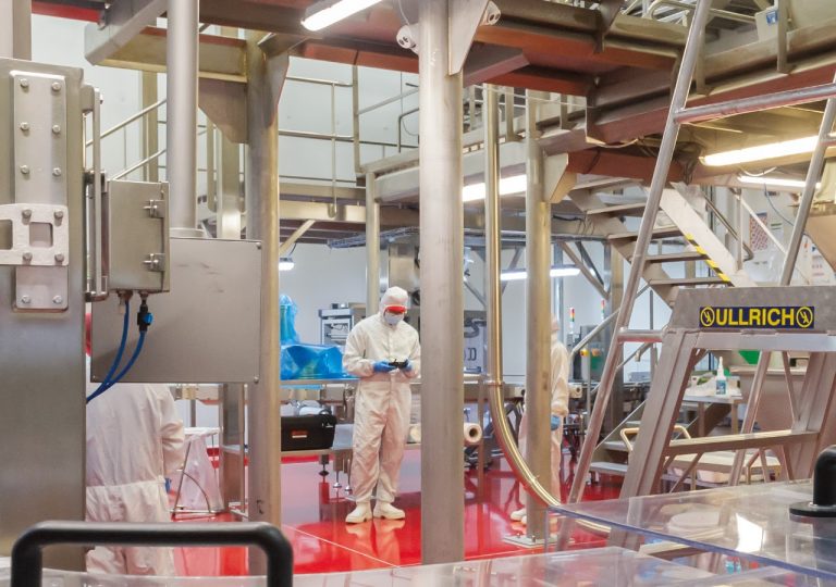 Sữa Nhập Khẩu Từ Newzealand Có Những Ưu Điểm Gì?