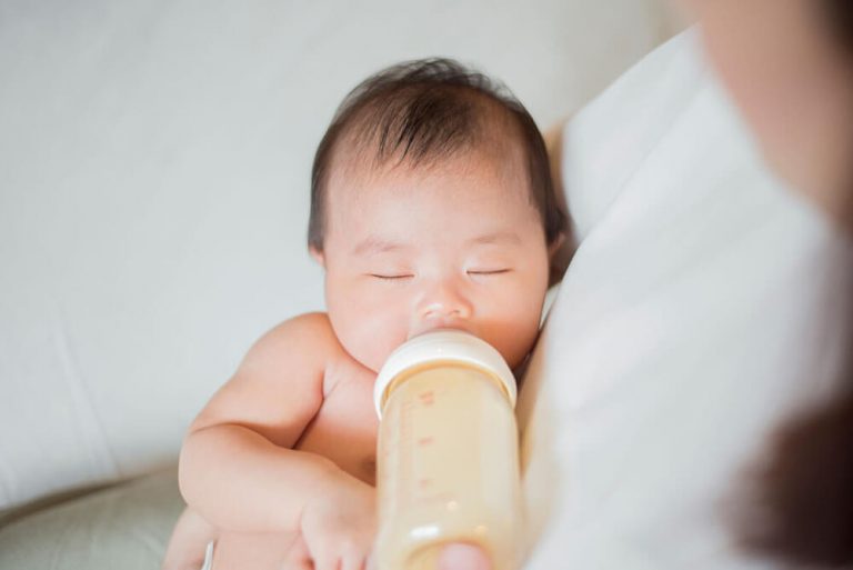 Dấu Hiệu Cần Bổ Sung Sữa Công Thức Tăng Cân Cho Trẻ Sơ Sinh