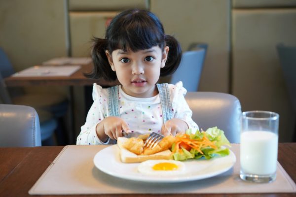 Bé Chậm Tăng Cân Phải Làm Sao? Giải Pháp Từ Chuyên Gia Dinh Dưỡng