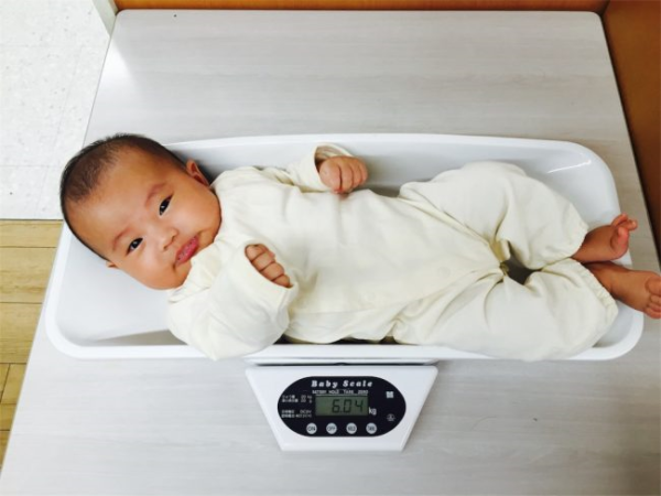 TOP 8 sữa dành cho trẻ sơ sinh chậm tăng cân giúp bé tăng cân, tăng chiều cao
