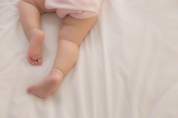 Cách cho trẻ sơ sinh bú bình không bị nôn trớ hay bị sặc