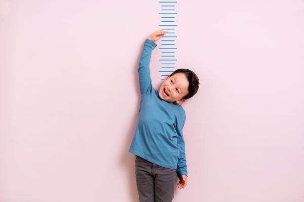Mách mẹ Top 5 sữa tăng chiều cao cho bé nhẹ cân, thấp còi