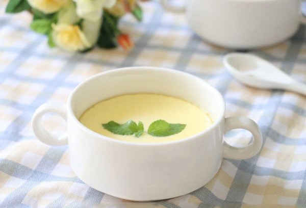 sữa bột và trứng
