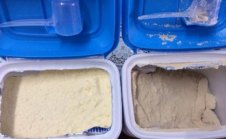 Phân biệt sữa thật-giả qua màu và mùi