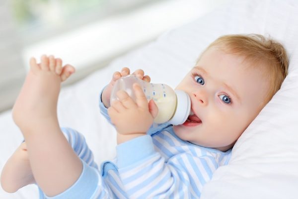 SỮA CHO TRẺ SƠ SINH: KINH NGHIỆM HỮU ÍCH NHẤT MÀ MẸ NÊN BIẾT