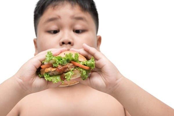 DÙNG SỮA TÁCH BÉO GIẢM THIỂU NGUY CƠ BÉO PHÌ CHO TRẺ