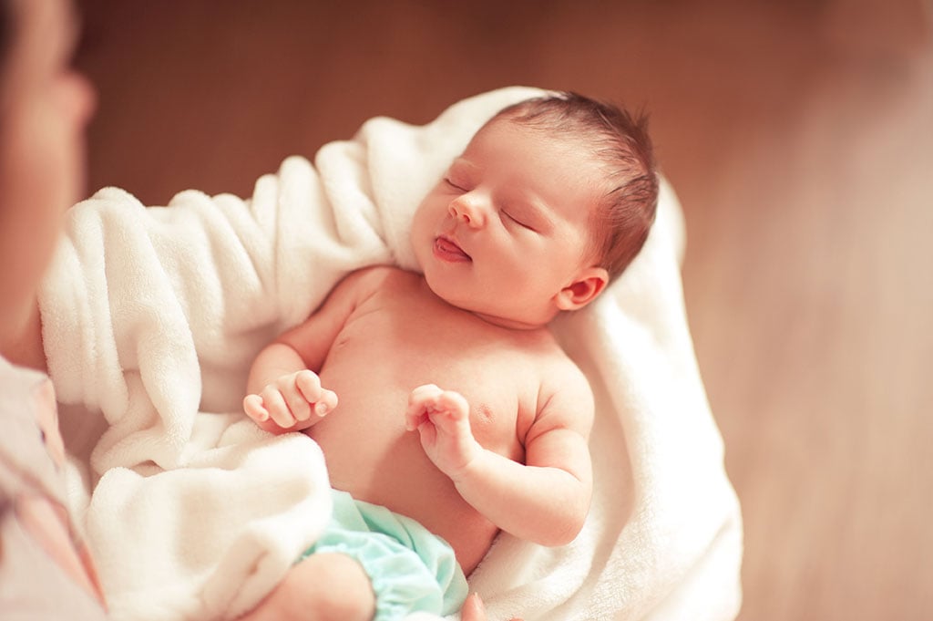 lượng sữa cho bé sơ sinh