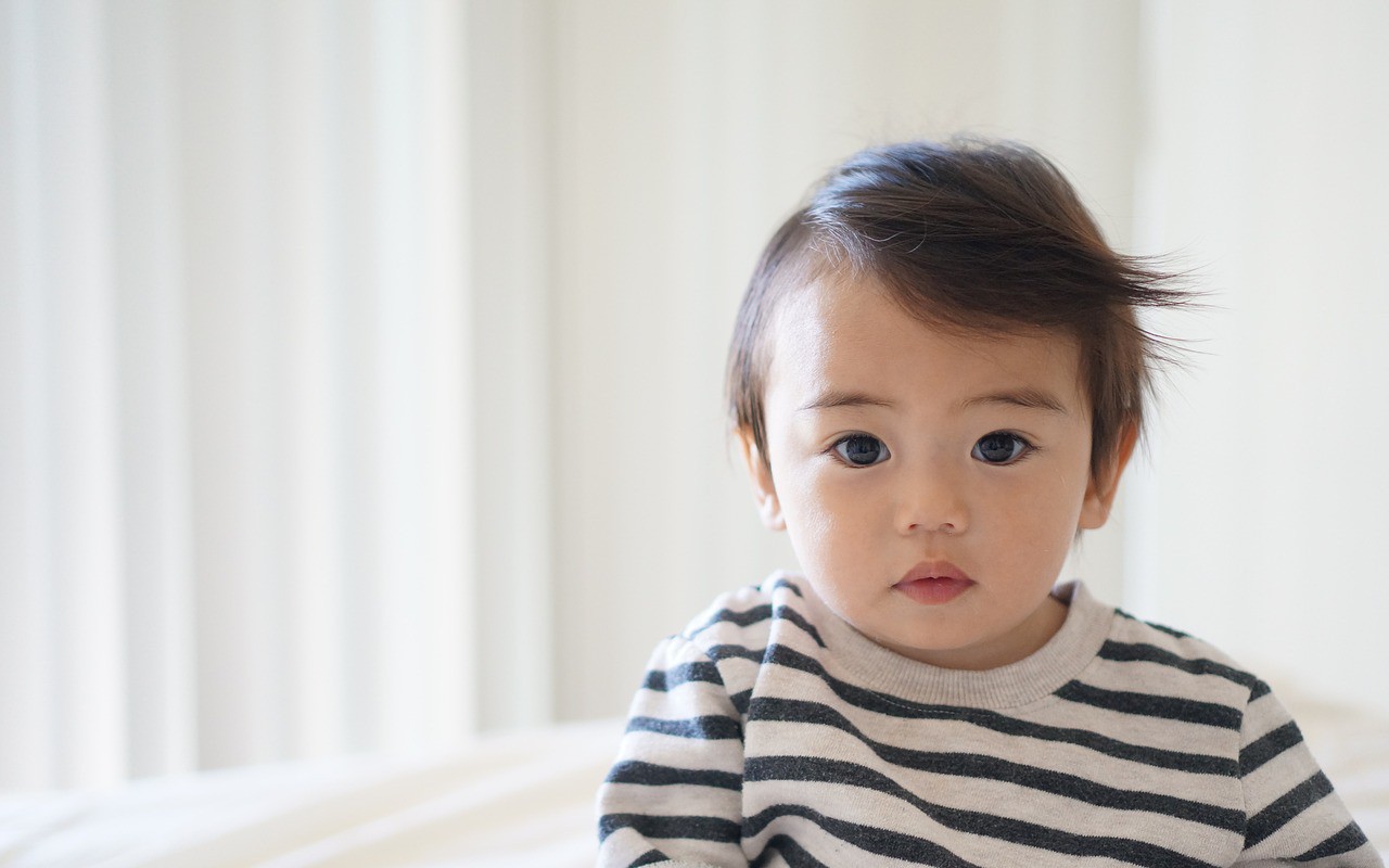 em bé học nói