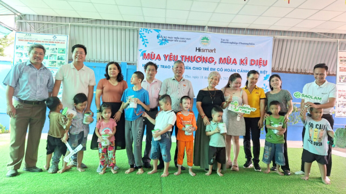 HISMART MILK ĐỒNG HÀNH CÙNG BÁO CHÍ KẾT NỐI NHỮNG YÊU THƯƠNG