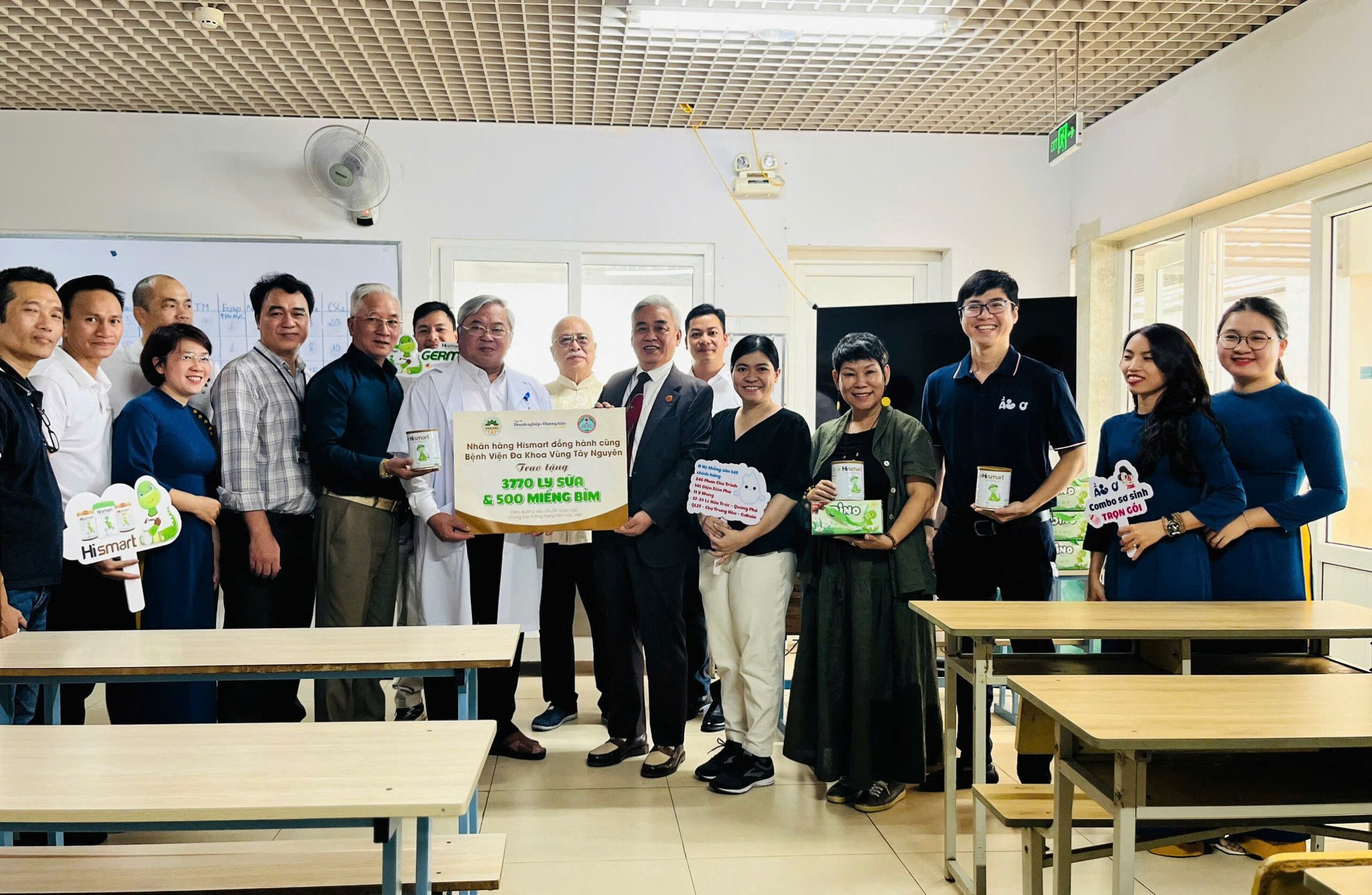 HISMART MANG "MÙA YÊU THƯƠNG - MÙA KỲ DIỆU" ĐẾN VỚI TRẺ EM TÂY NGUYÊN