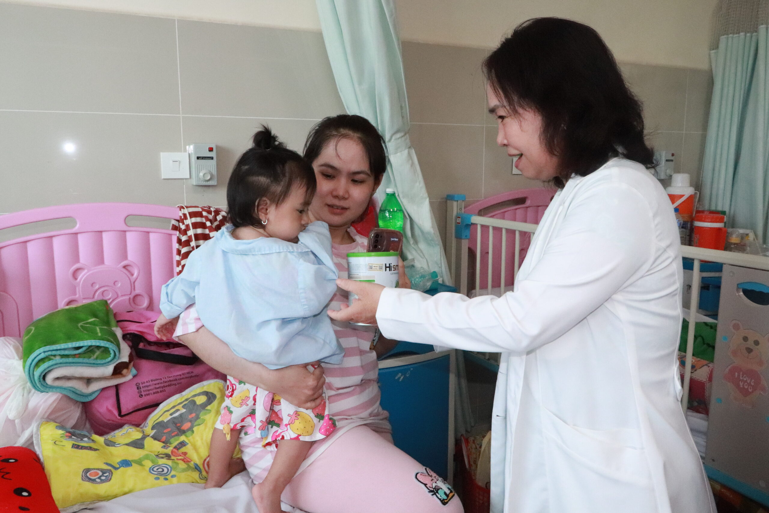 HISMART MANG DINH DƯỠNG ĐẾN BỆNH NHI: KIÊN TRÌ VÌ MỘT TƯƠNG LAI KHỎE MẠNH