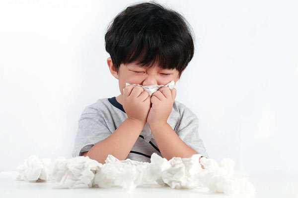 Trẻ hay bị bệnh cảm cúm khi thời tiết giao mùa