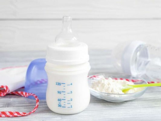 Cho Trẻ Uống Hai Loại Sữa Công Thức Cùng Lúc Có Được Không?