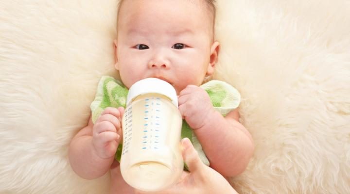 Trộn Sữa Mẹ Và Sữa Công Thức Dành Cho Trẻ Sơ Sinh Có An Toàn Không?