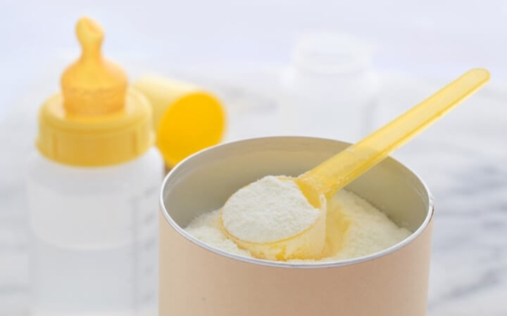 Sữa công thức dạng bột cho bé