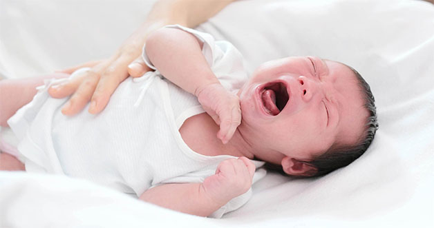 Trẻ sơ sinh khóc nhiều: Nguyên nhân và cách xử lý nhanh chóng
