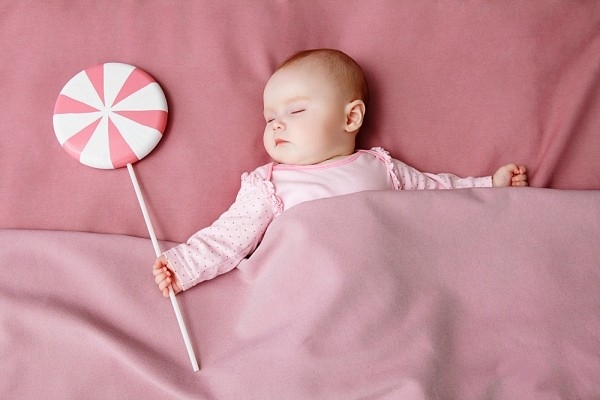 Trẻ sơ sinh 6 tháng tuổi ngủ bao nhiêu là đủ?