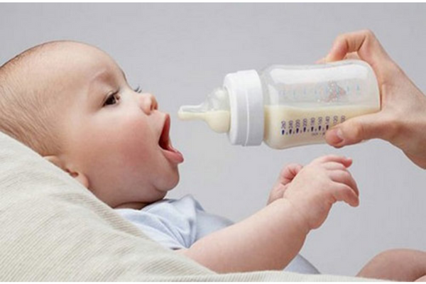 lượng sữa cho bé sơ sinh