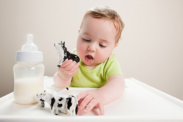 sữa cho bé 1 tuổi phát triển toàn diện